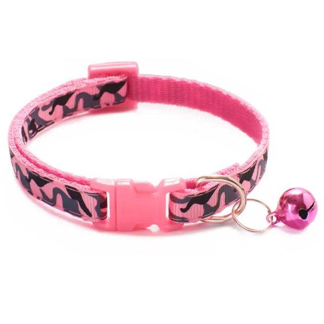 Colar Camuflado para Gatos e Cães com Sino - Acessório Estiloso em Rosa e Azul para Pequenos e Médios Pets