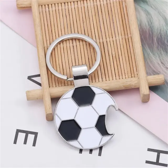 Chaveiro de Futebol Estilizado para Homens e Mulheres – Mini Lembrança Fashion para Fãs e Enfeite de Mochila