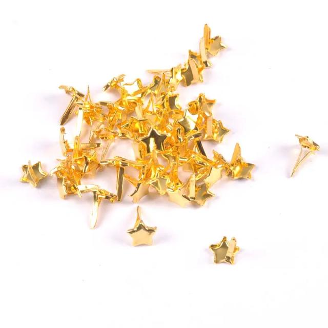 Conjunto de 50 Brads Dourados em Forma de Estrela para Artesanato e Decoração de Sapatos 8x11mm C2403