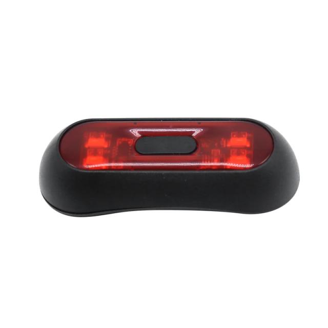 Acessórios Essenciais para Motociclistas: Capacete com Luz Noturna, Tira de Segurança e Lanterna Traseira LED