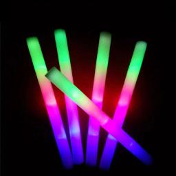 Bastões de espuma LED Light-Up, bastões macios, varinhas brilhantes Rally Rave, mudança de cor do flash tocha, festa festivais, adereços luminosos Concerto - Image 1