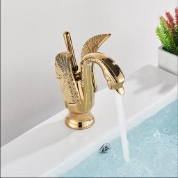 Ouro torneira da bacia de bronze deck monte banheiro torneiras forma cisne único punho pia lavatório misturador água quente e fria - Image 2