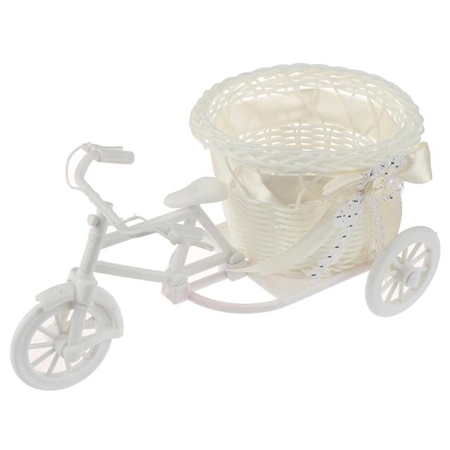 Bicicleta Decorativa Triciclo com Cesta de Flores Branca para Armazenamento e Decoração de Festas