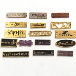 Etiquetas de metal personalizadas com etiquetas de nome próprio para roupas/jeans/sapatos - Image 1