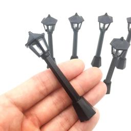 4 pçs rua post luzes modelo de trem ferroviário lâmpada pós luzes em miniatura aldeia caminho lanterna post para diy dollhouse - Image 2