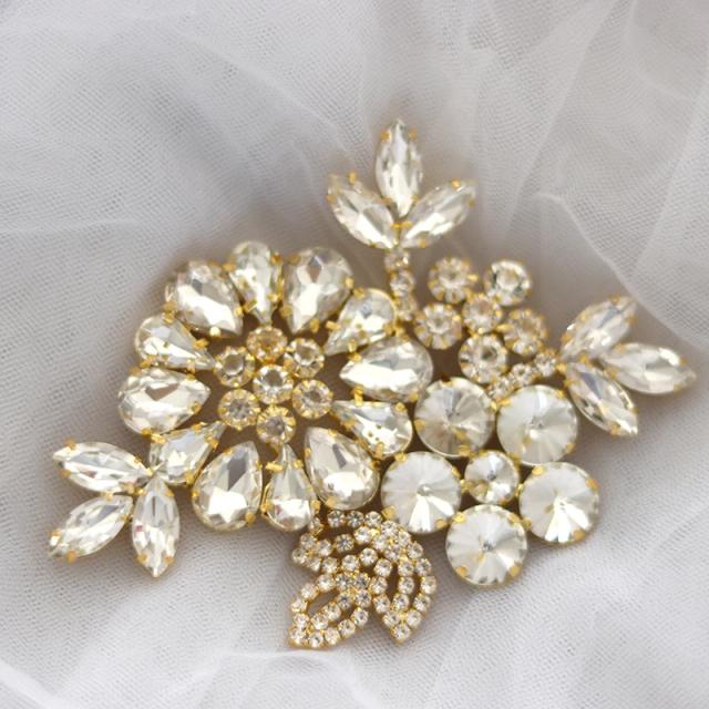 Cristais de Strass em Forma de Flor: Decoração DIY para Vestidos de Casamento