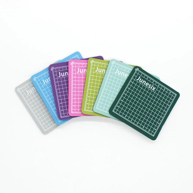 Mini Esteira de Corte para Artesanato - Tábua de Corte, Acessórios e Almofadas de Gravura em PVC 8cm x 8cm