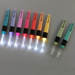 1 pc led luz ganchos de crochê agulhas de tricô tecelagem accessoriestoolscrochet ganchos diy luminosa ferramenta de agulha de tricô - Image 3