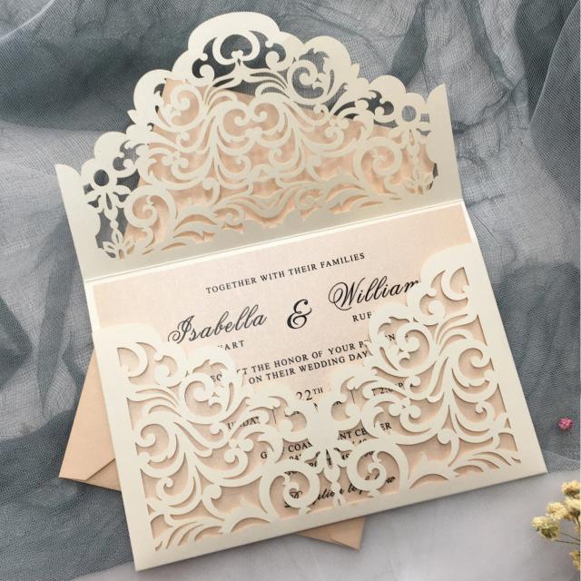 Convites de Casamento Elegantes em Cartão Marfim com Corte a Laser e Detalhes em Blush Rosa - Conjunto com 50 Peças