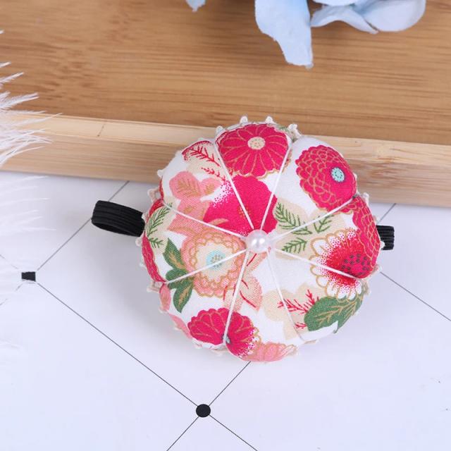 Almofada de Abóbora Floral com Alça de Pulso e Pinos para Bordado e Costura