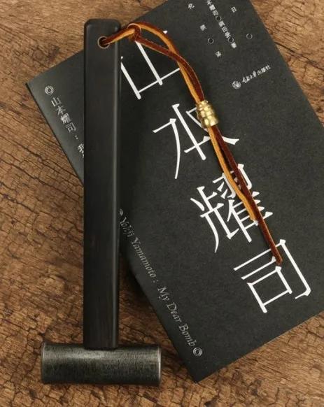 Martelo Gennou S55 em Aço Carbono Japonês - Mallet de 280g com Cabo em Ébano para Trabalho com Ferramentas Manuais