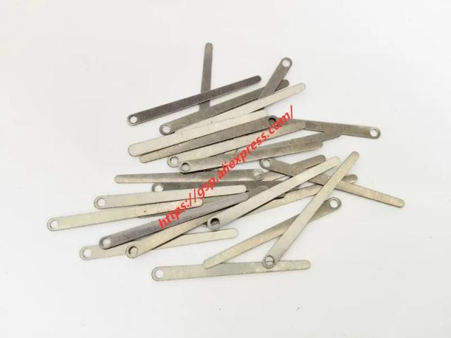 Kit Completo de Acessórios para Clarinete e Saxofone: 100 Peças com Parafusos e Placas de Mola para Manutenção Profunda.