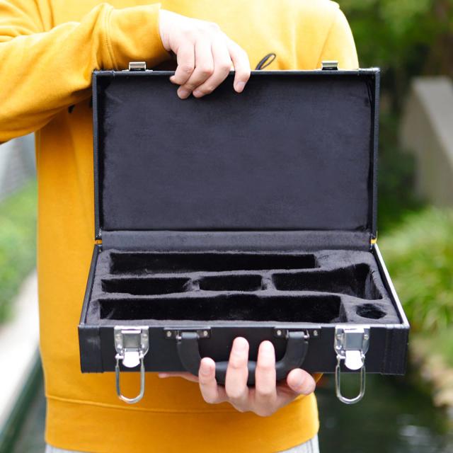 Caixa Acolchoada para Clarinete com Proteção Contra Poeira e Dimensões de 32,5x10,7x19,5cm