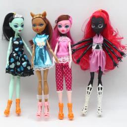 1 pçs de alta qualidade fasion monstro bonecas dráculaura/clawdeen lobo/Frankie Stein/preto wydowna aranha corpo móvel meninas brinquedos - Image 1