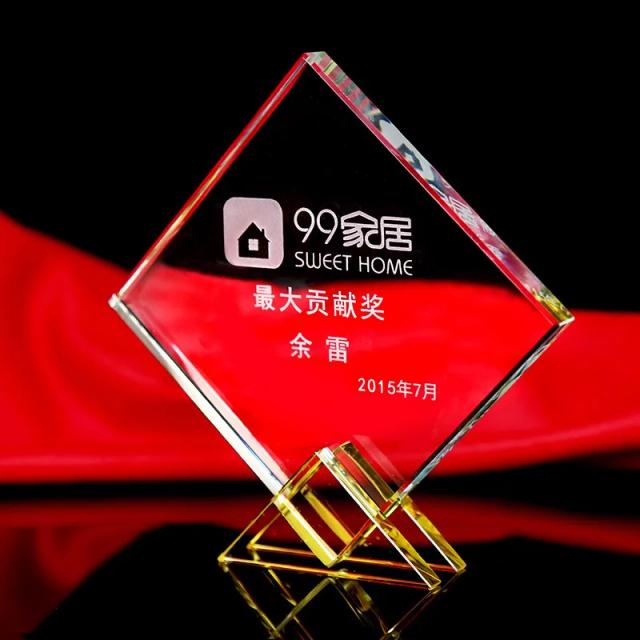 Troféus e Prêmios de Cristal Personalizados para Campeões de Basquete, Futebol, Golfe e Tênis