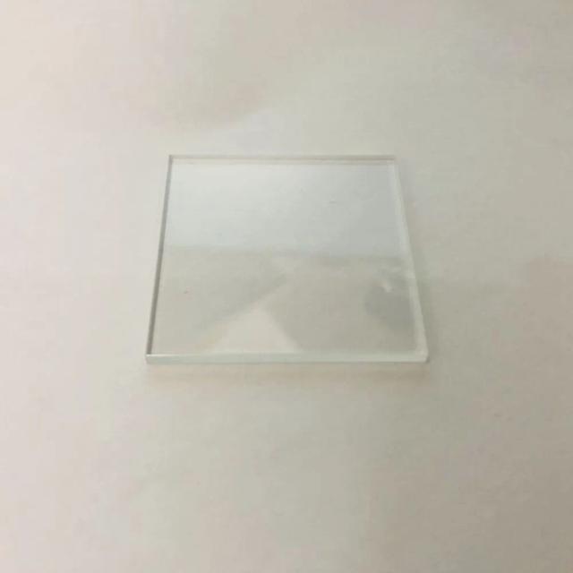 Jogo de 2 Peças de Vidro de Safira Óptica Quadrado 50x50mm com Transmissão Total de 0.7um a 5um e 5mm de Espessura