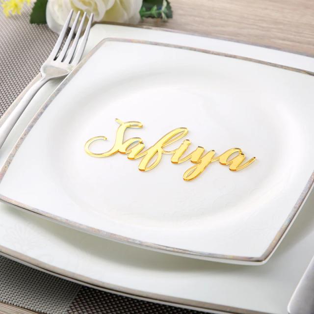 Cartões de Casamento Personalizados com Nomes para Convidados e Decoração Elegante com Caligrafia Artesanal