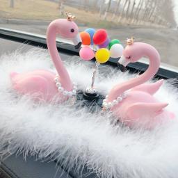 Enfeite de flamingo para carro, bonecas de brinquedo, decoração fofa, balão para interior de automóvel, acessórios de painel, lindos presentes para mulheres - Image 3