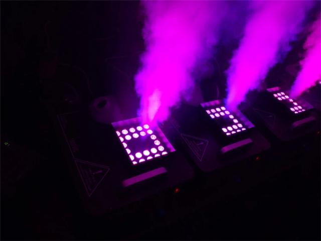 Máquina de Fumaça RGB 1500W com Nevoeiro Colorido e Efeitos Triplo LED