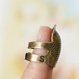 Protetor de dedo de metal, prático, dedal, artesanato, costura, diy, ferramentas de proteção para o dedo, acessórios de costura doméstica - Image 4