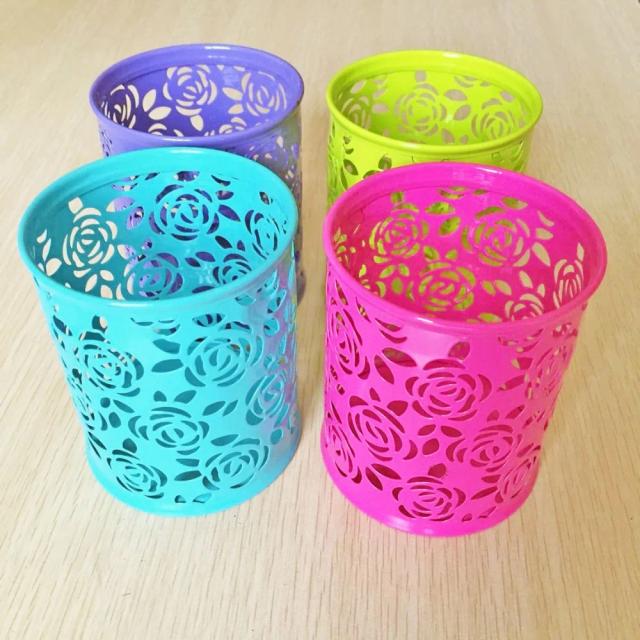 Organizador de Caneta Floral Rosa em 4 Cores - Suporte Prático e Elegante para Pincéis
