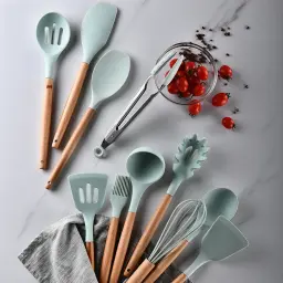 Espátula de silicone antiaderente com cabo de madeira, Pinças de colher, Utensílios de sopa, Pá resistente ao calor, Ferramenta de cozinha, 1pc - Image 2