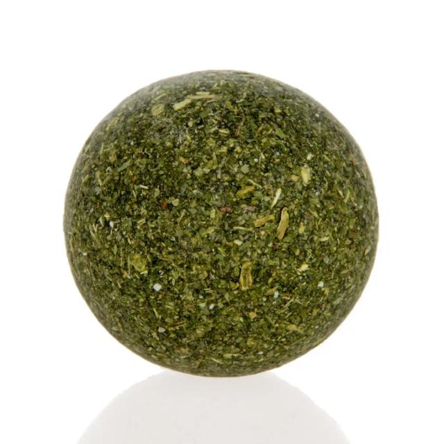 Bola de brinquedo de catnip orgânico para gatos, divertida e com aroma de hortelã, ideal para treinamento e entretenimento.