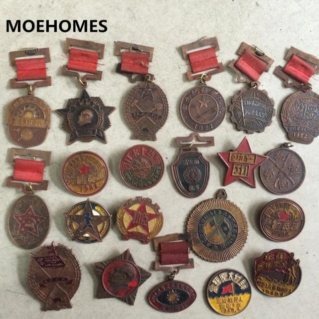Conjunto de 20 Medalhas Comemorativas de Metal para Decoração e Artesanato - Envio Aleatório da China com Temas de Amizade e Bronze