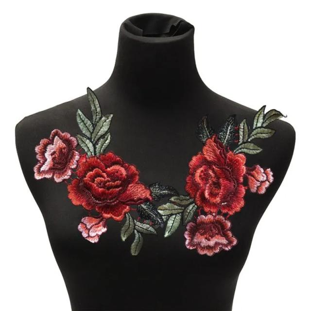 Patches Adesivos de Tecido Bordado para Vestidos com Aplique Fofo e Detalhes em Costura
