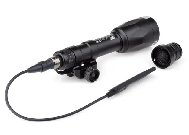 Lanterna Super Brilhante M600P para Airsoft com 630 Lúmens e Base de Trilho Picatinny de 20mm