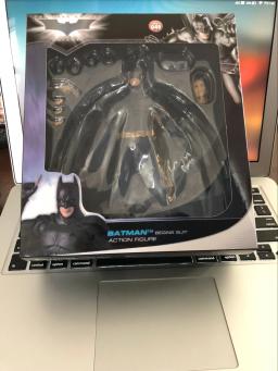 MAFEX 049 Batman BEGINS SUITO A Noite Escura PVC Action Figure Brinquedo Modelo Colecionável 17cm - Image 6