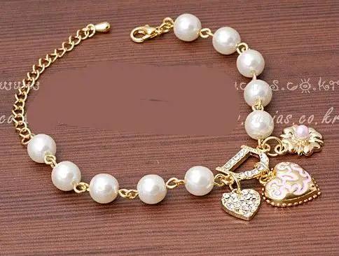 Pulseira Adorável de Cristal e Pérolas de Imitação com Flores e Letra D - Moda Feminina 2020
