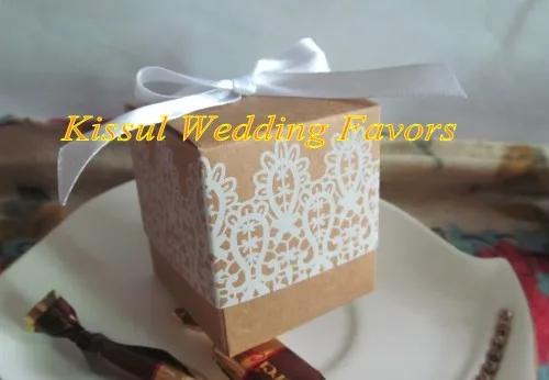 Caixa de Lembrancinhas de Casamento em Tecido Rústico e Renda Kraft com Design Elegante