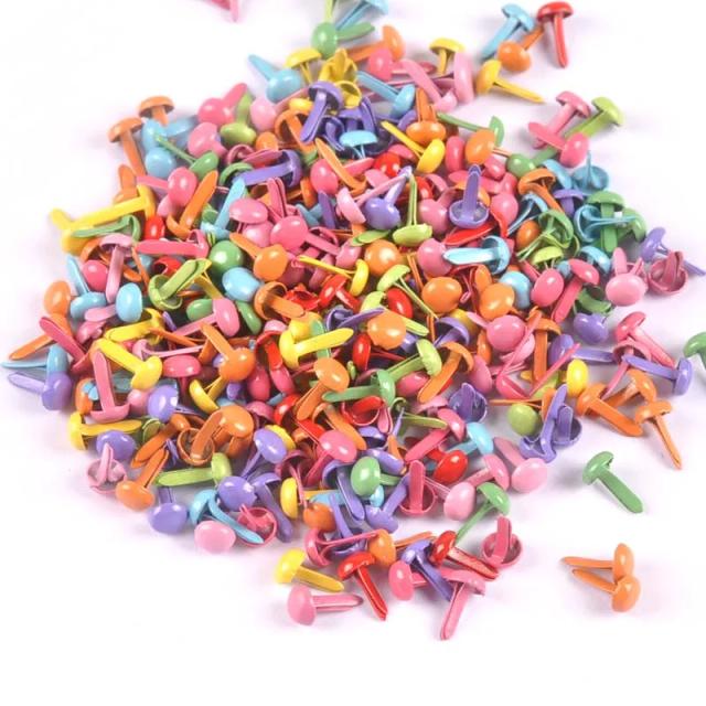 Brads Redondos Mini para Scrapbooking - 200 Peças de Metal para Decoração de Papel 4.5x8.5mm