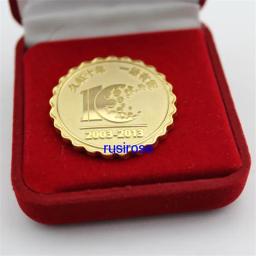 10th aniversário emblemas comemorativos para pedir funcionários, 10 medalhas de ouro personalizado aniversário corporativo, com caixa de veludo vermelho - Image 2
