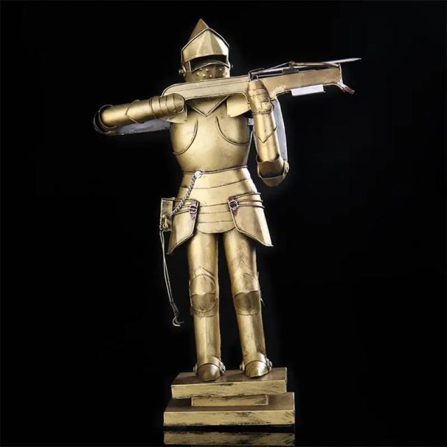 Escultura Artesanal de Guerra: Réplica Vintage de Cavaleiro Medieval em Metal com Armadura de Ferro para Decoração e Acessórios de Artesanato