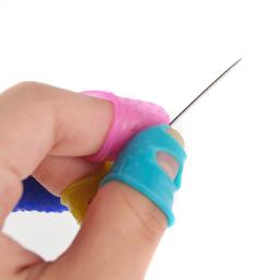 KOKNIT-Silicone Dedal Dica, Dedo Proteção Dica para DIY Costura, Acessório Needlework, cor aleatória, 3 tamanhos - Image 1