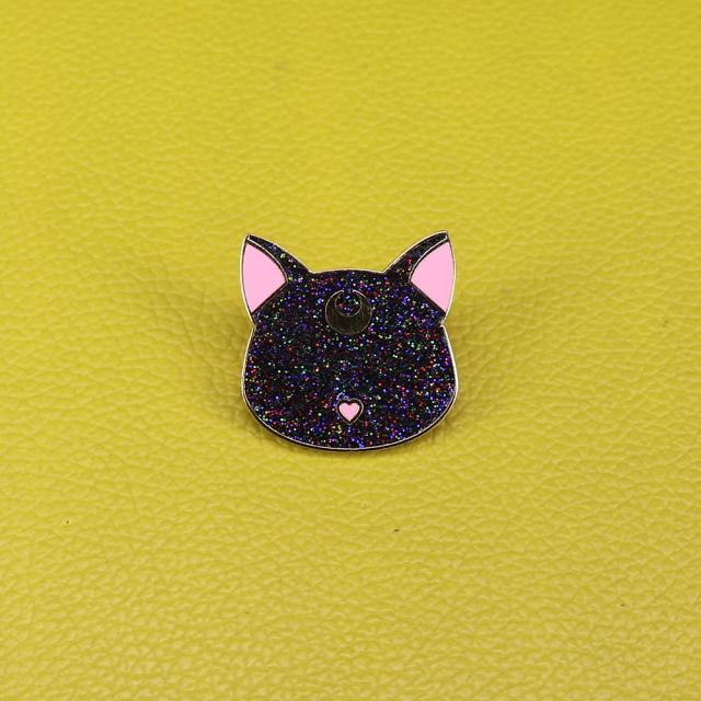 Esmalte Brilhante para a Cabeça do Gato: Pino Duro para Um Toque Elegante