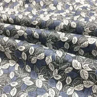 Tecido de algodão estampado em vermelho e cinza com folhas para costura e projetos DIY - 50x160cm