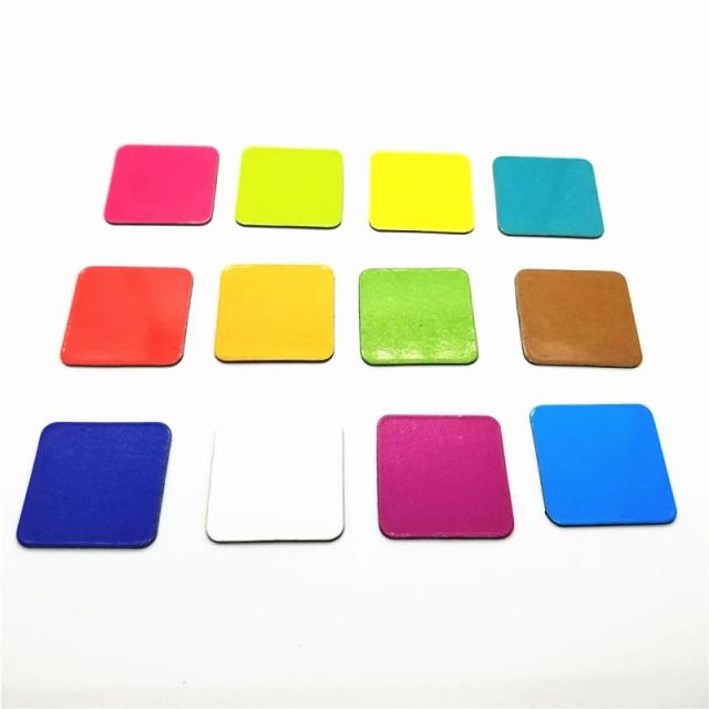 50 Peças de Folha Magnética Adesiva Fina e Flexível 30x30x1mm para Artesanato