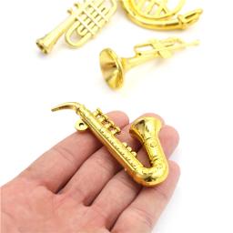 Mini saxofone trompete portátil para Dollhouse, Instrumento Miniatura Plástica, Acessórios Cena Criativa, 1:12 - Image 1