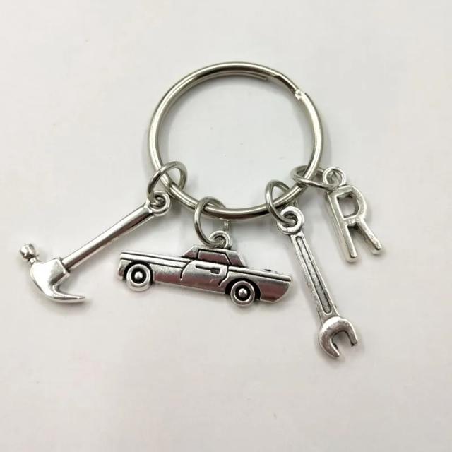 Chaveiro Mecânico Personalizado para o Dia dos Pais: Presente Ideal para Amantes de Caminhões e Carros