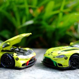 1:32 martin-miniatura de carro esportivo modelo de carro fundido com som de liga metálica, três portas, leve, brinquedo de corrida super extremidade - Image 2