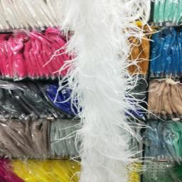 Conjunto de fantasias boá de penas de avestruz 2 estruz/enfeite para festa, cachecol de penas brancas disponíveis - Image 2