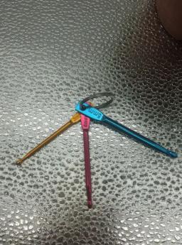 Mini agulhas de crochê 3 tamanhos em 1, conjunto de chaveiro, gancho de tricô multicolorido de alumínio, faça você mesmo - Image 4