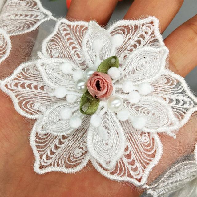 Guarnição Bordada Floral Rosa e Branca com Laço de Tecido para Artesanato, Aplicações em Renda e Pérola - Decoração Artesanal para Vestido de Casamento 10x