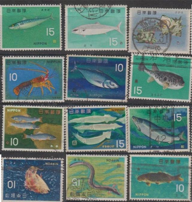 Conjunto de 12 Selos Postais de 1966 do Japão com Temática de Peixes e Animais Marinhos para Colecionadores - C441-452