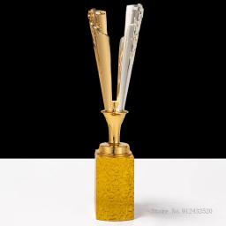 Troféu de metal personalizado com medalha de base de cristal Recompensa comercial e universal Excelente competição de funcionários Lembrança para comercial, 1pc - Image 5