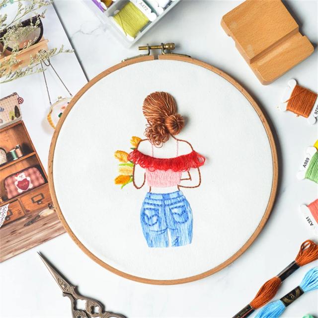 Kit de Bordado Artesanal Para Iniciantes - Crie Lindas Obras com Linha e Materiais Específicos para Meninas
