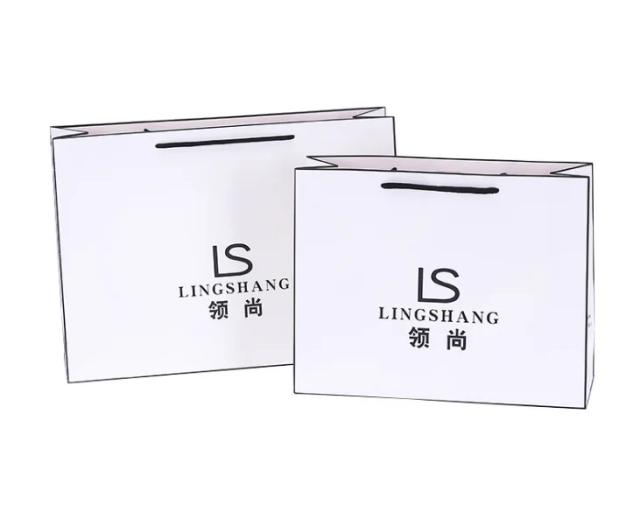 Sacos de Papel Eco-Amigáveis Personalizados para Embalagem de Calças de Brim com Impressão Reciclada - Modelo C2330